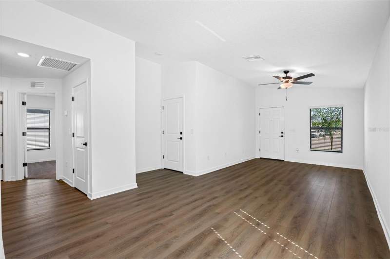 2 bedroom Single Family Residence at 5450 Parnell Avenue, Spring Hill, Spring Hill — photo 3