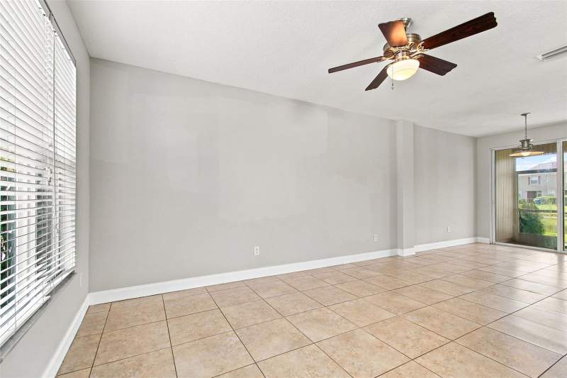 2 bedroom Townhouse at 12225 Country White Circle, Country Chase, Tampa — photo 5