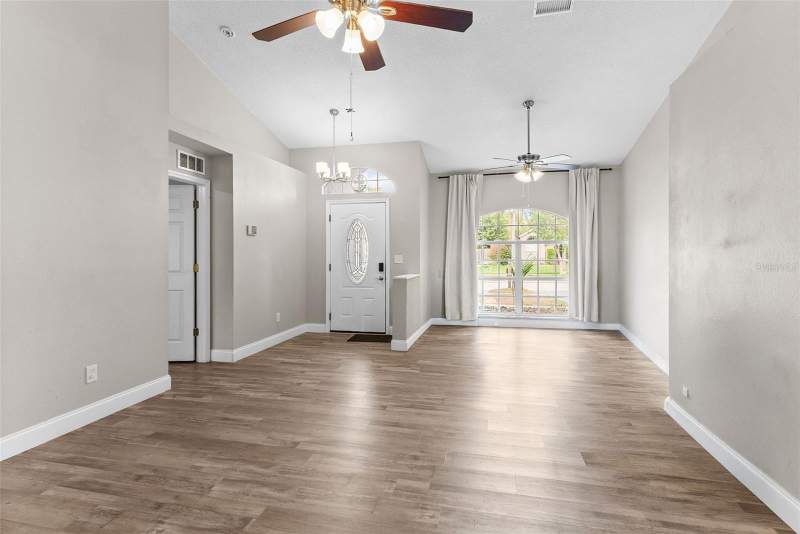 4 bedroom Single Family Residence at 12106 Shady Forest Drive, Riverglen Unit 1, Riverview — photo 3