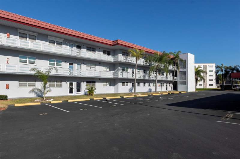 1 bedroom Condominium at 5660 80th Street #A202, Five Towns Of St Pete, St Petersburg — photo 3