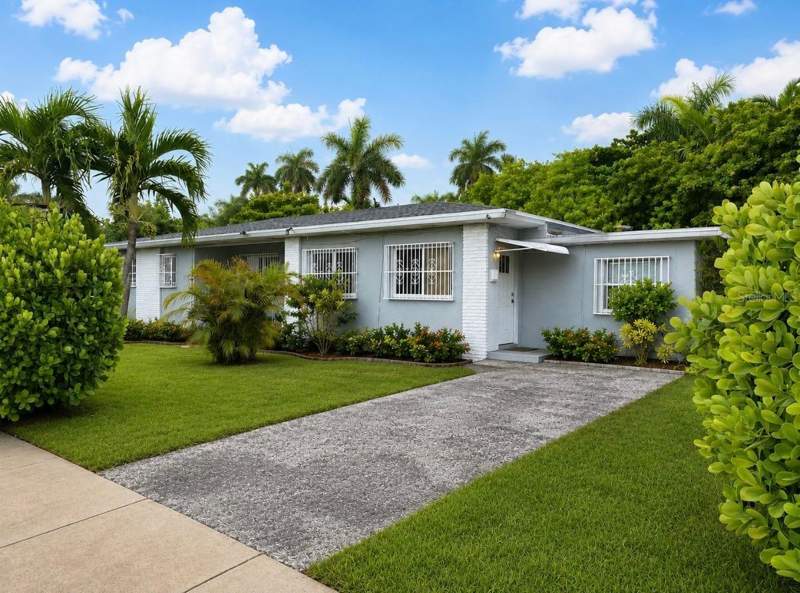 6 bedroom Single Family Residence at 8230 N Bayshore Drive, Norshore, Miami — photo 1