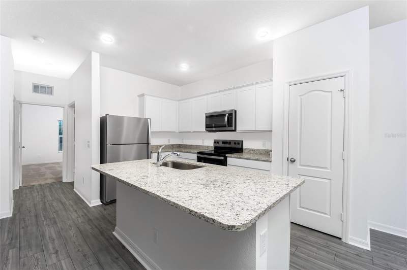 3 bedroom Single Family Residence at 1342 Congo Court, Poinciana Neighborhood 2 West Village 7, Poinciana — photo 4