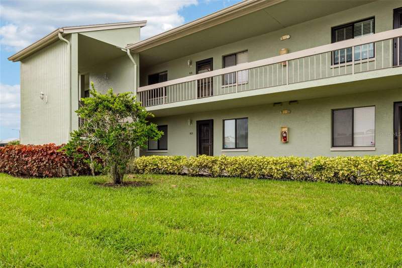 2 bedroom Condominium at 129 Nancy Drive, East Lake Woodlands Condo, Oldsmar — photo 4