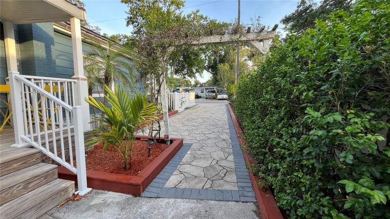 4 bedroom Single Family Residence at 2301 W Idlewild Avenue, Hamners Marjory B First Add, Tampa — photo 4