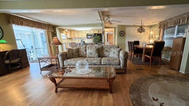 2 bedroom Mobile Home at 814 Turf, Country Club Estates, Venice — photo 3