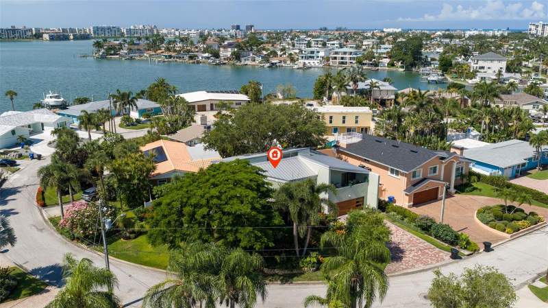 3 bedroom Single Family Residence at 735 79th Circle, South Cswy Isle 4th Add, St Petersburg — photo 2