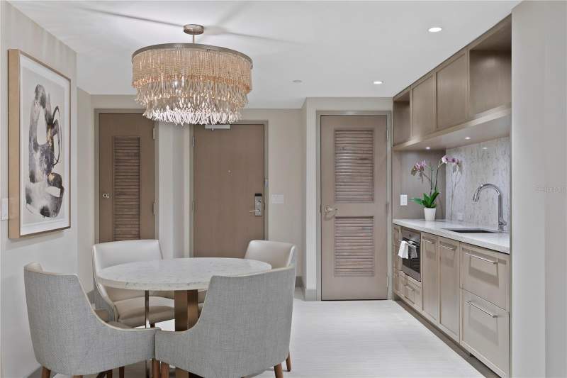 1 bedroom Condo - Hotel at 691 S Gulfview Boulevard #1408, Enchantment Clearwater Beach Hotel Condominium, Clearwater Beach — photo 4