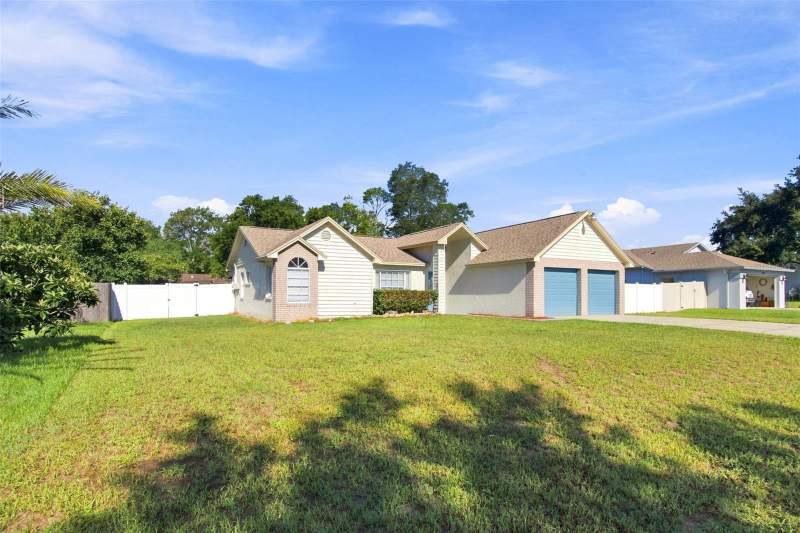 3 bedroom Single Family Residence at 4745 Canterbury Drive, Lake Padgett Estates, Land O Lakes — photo 2