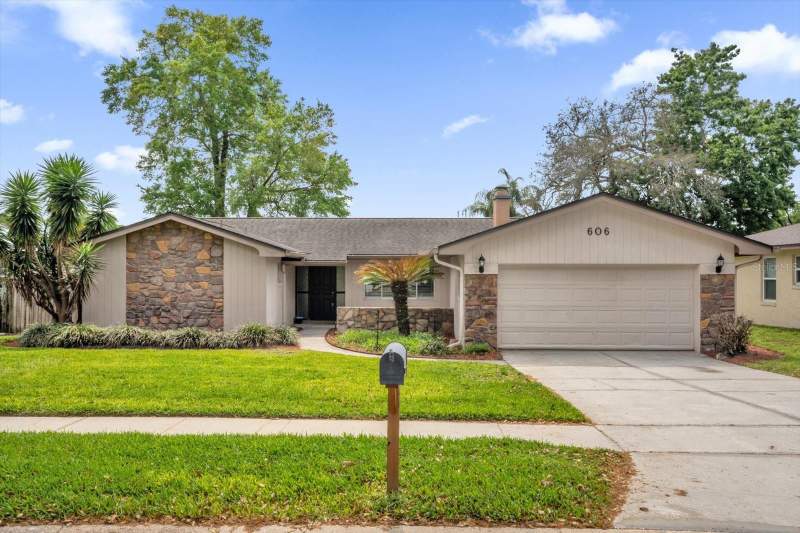 606 IRIS STREET home for sale in Spring Oaks