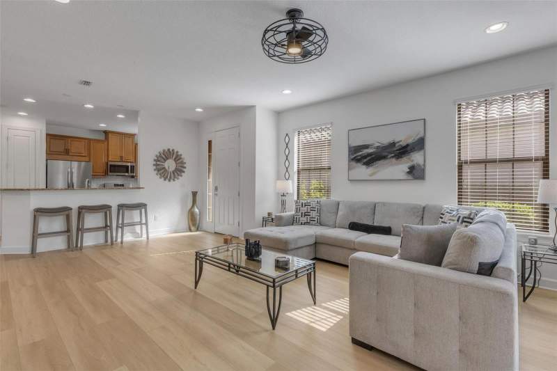 2 bedroom Single Family Residence at 8413 Alberata Vista Drive, Esplanade Of Tampa Ph 2A, Tampa — photo 3