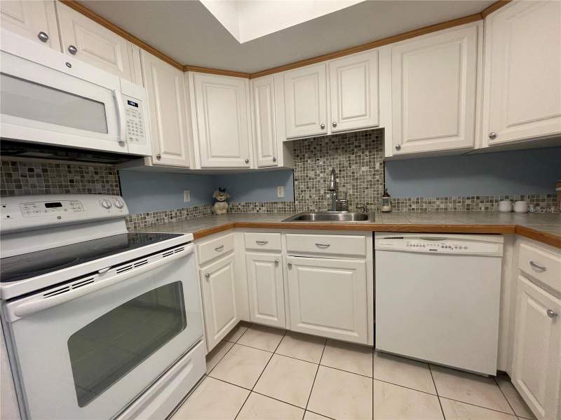 2 bedroom Condominium at 625 Midway Drive #A, Twin Lakes Village West Condo, Ocala — photo 5