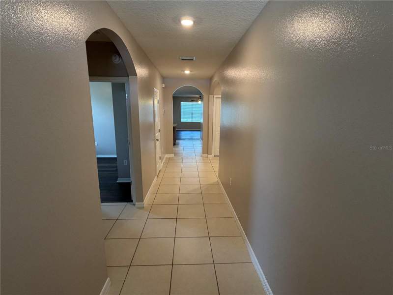 4 bedroom Single Family Residence at 2822 NE 44th Road, Oak Hill Plantation Ph 01, Ocala — photo 2