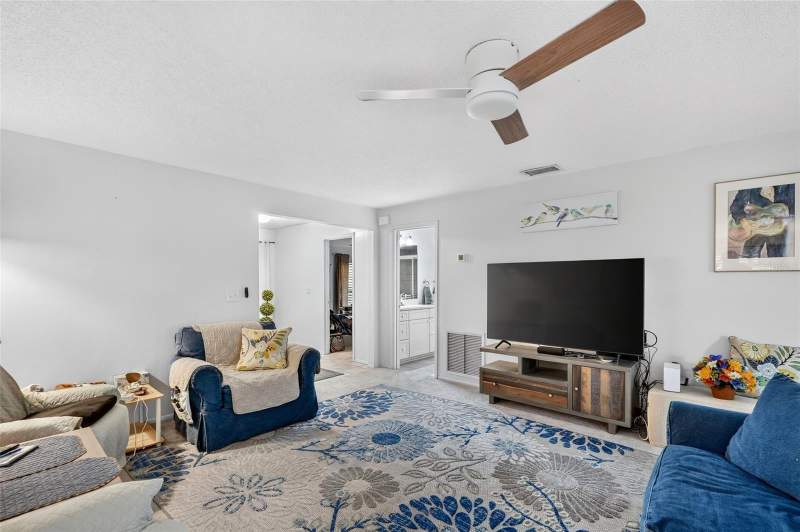 2 bedroom Condominium at 7283 Eleanor Circle, Pinehurst Sec I, Sarasota — photo 2