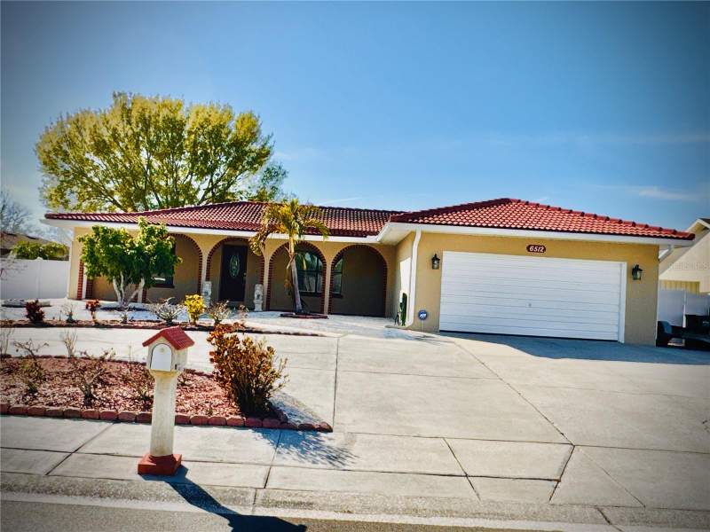 3 bedroom Single Family Residence at 6512 Manila Palm Way, Sabal Key Unit 2, Apollo Beach — photo 2
