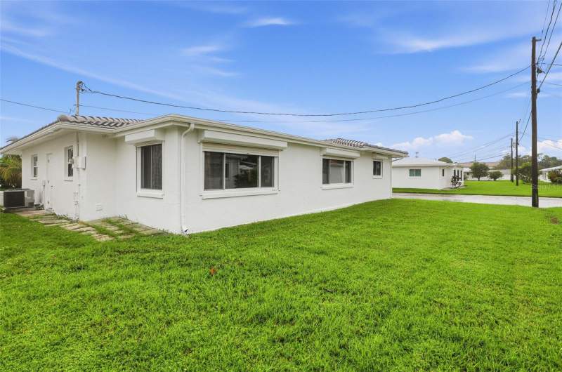 2 bedroom Single Family Residence at 9640 45th Street, Mainlands Of Tamarac By The Gulf Unit 1-B Condo, Pinellas Park — photo 3