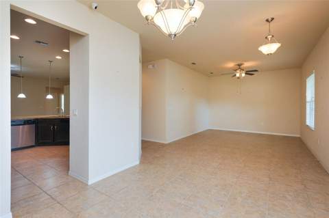 6019 Evansbrook Drive, Zephyrhills FL - photo 9 of 27