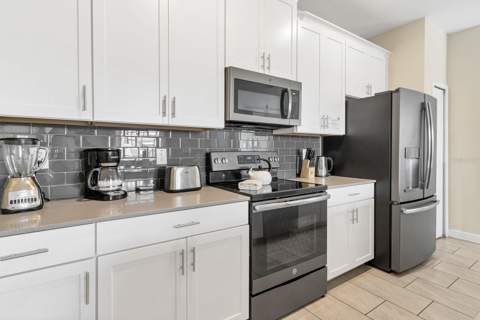 4914 Windermere Avenue, Kissimmee FL - photo 7 of 46