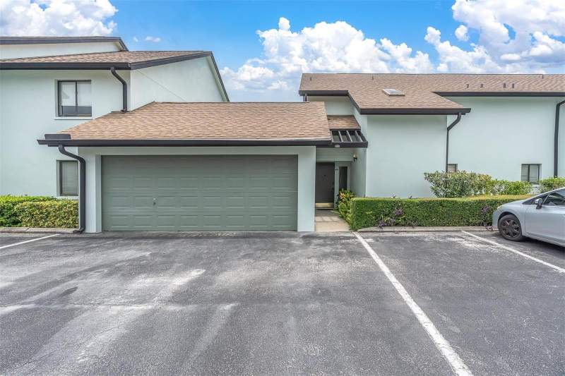 Carrollwood Place A Condominiu