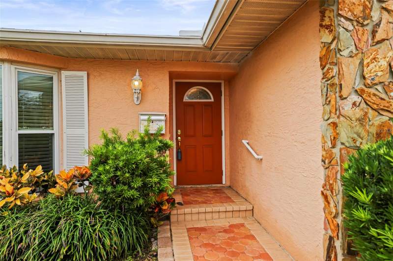 3 bedroom Single Family Residence at 1112 40th Ave NE, North East Park Shores, St Petersburg — photo 2