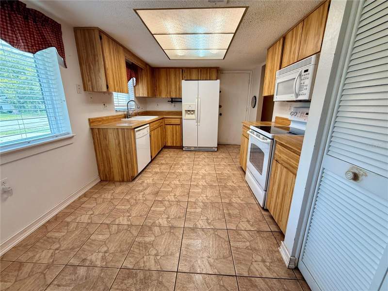 2 bedroom Single Family Residence at 8634 Winding Wood Drive, San Clemente Village, Port Richey — photo 4