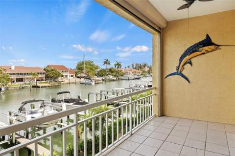 1071 Pinellas Bayway, St Petersburg FL - photo 6 of 6