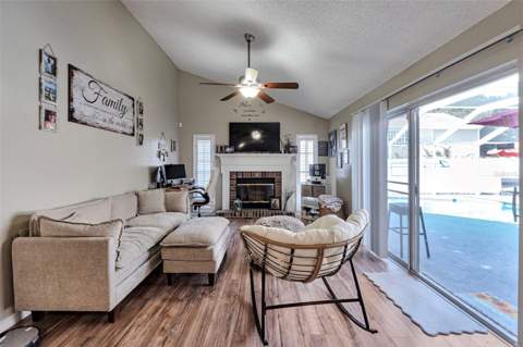9724 Cypress Pond Avenue, Tampa FL - photo 11 of 30