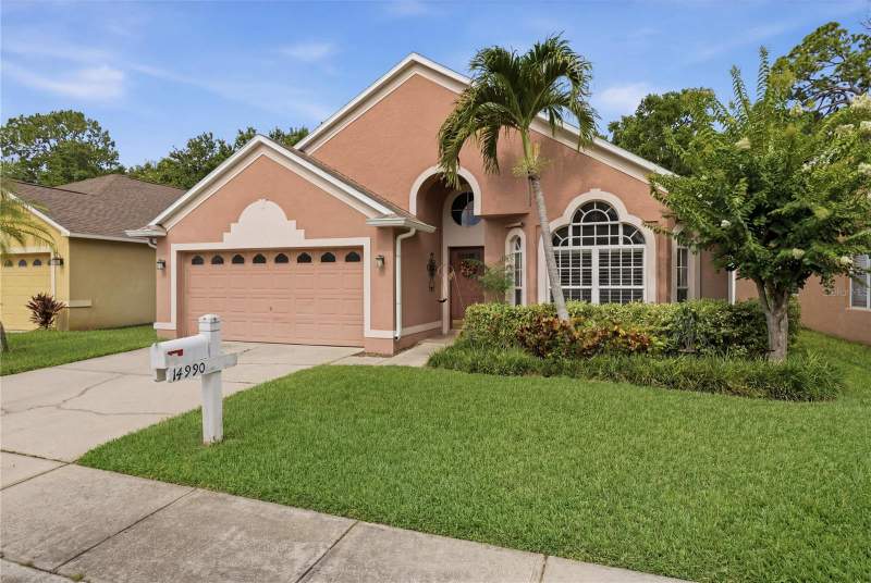 Hidden Oaks PlaceHomes for Sale in Clearwater, FL