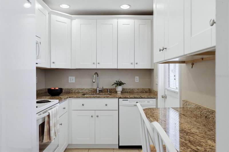 2 bedroom Villa at 6039 Coral Way, Parkway Villas, Bradenton — photo 5