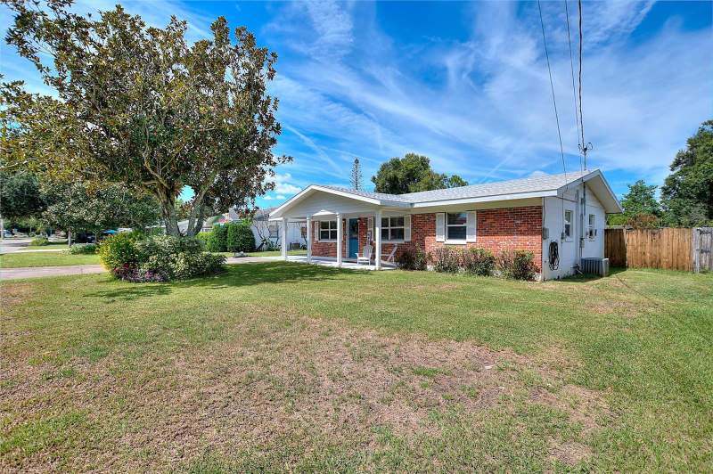 3 bedroom Single Family Residence at 645 Avenue M, Carls Sub, Winter Haven — photo 3