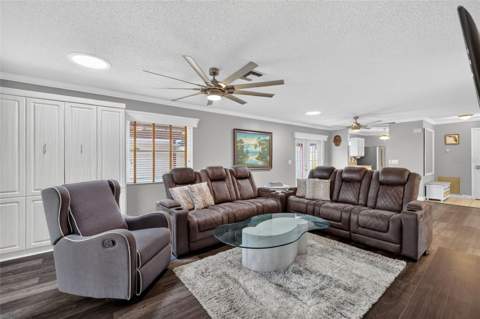 1004 Laredo Lane, Lady Lake FL - photo 15 of 38