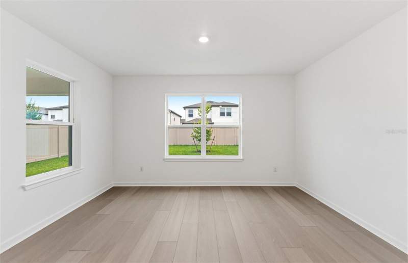5 bedroom Single Family Residence at 33426 Barnebrook Drive, Vidas Way Legacy Phase 1B, Wesley Chapel — photo 5