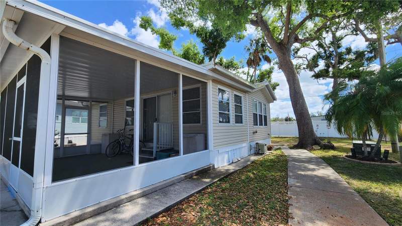 2 bedroom Manufactured Home at 3333 26th Avenue #5, Sugar Creek Country Club Co-Op, Bradenton — photo 2