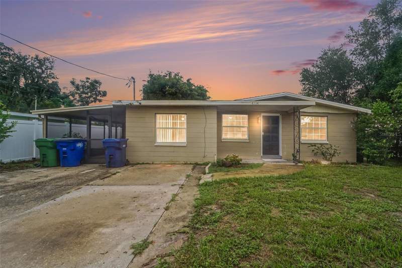 4 bedroom Single Family Residence at 4224 E Regnas Avenue, Hillcrest Acres 1st Add, Tampa — photo 2