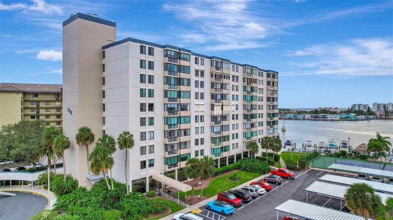 Diamond Isle Condo