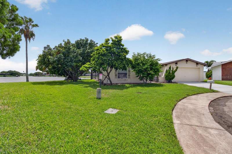 3 bedroom Single Family Residence at 9615 Towanda Lane, Regency Park, Port Richey — photo 4
