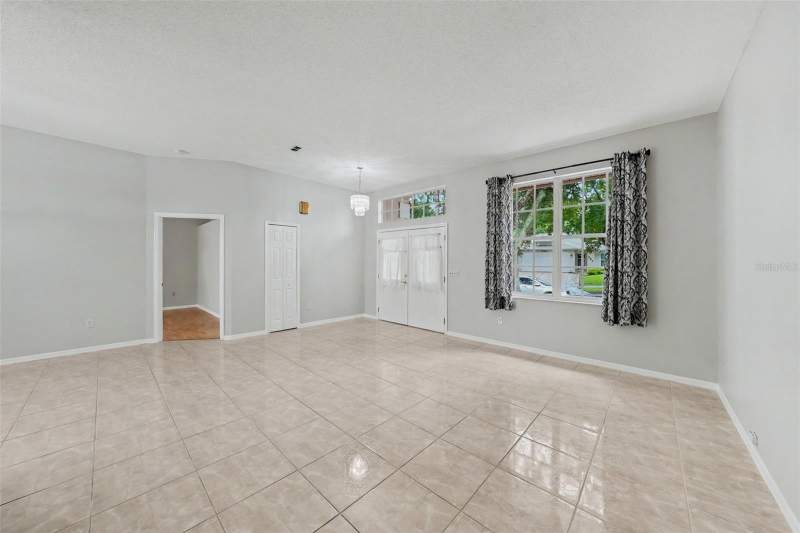 4 bedroom Single Family Residence at 907 Brittany Park Boulevard, Brittany Park Ph Ia, Tarpon Springs — photo 4