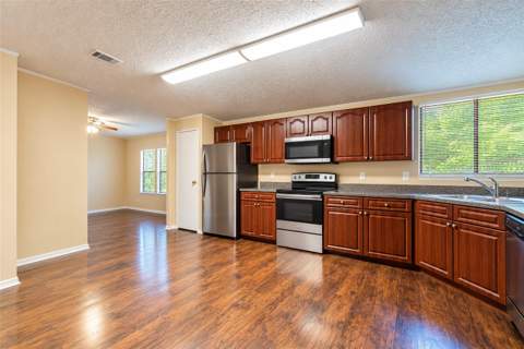 1215 E 149th Avenue, Lutz FL - photo 6 of 6