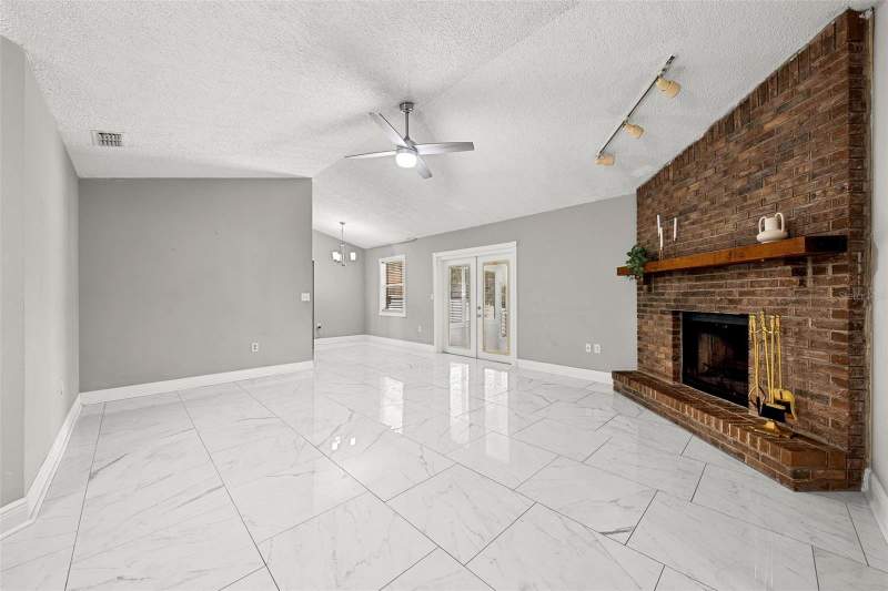 3 bedroom Single Family Residence at 3878 Feather Drive, Dove Hollow, Lakeland — photo 4