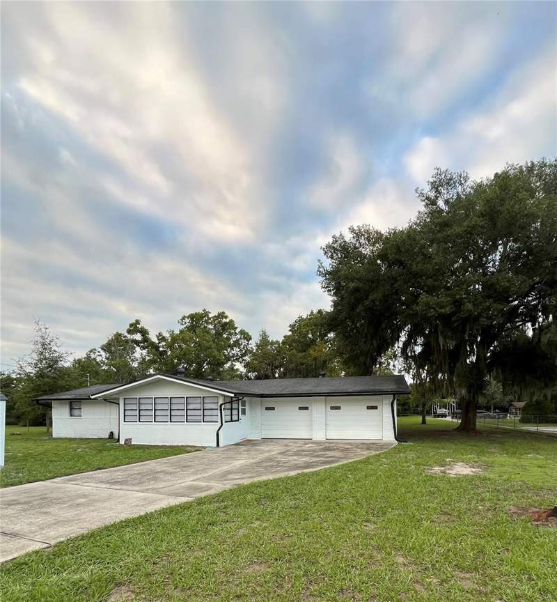 10025 CHESTNUT DRIVE home for sale in Lakewood Acres