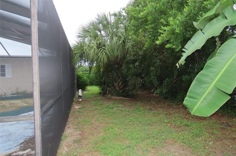 3 bedroom Single Family Residence at 12713 137th Lane, Grove Lake Manor, Largo — photo 3