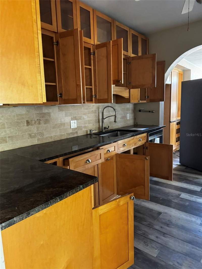 5 bedroom Single Family Residence at 30 Kreamer Avenue, Inness Park, Tarpon Springs — photo 5