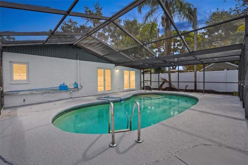 3 bedroom Single Family Residence at 8170 22nd Avenue, Jungle Terrace Sec A, St Petersburg — photo 3