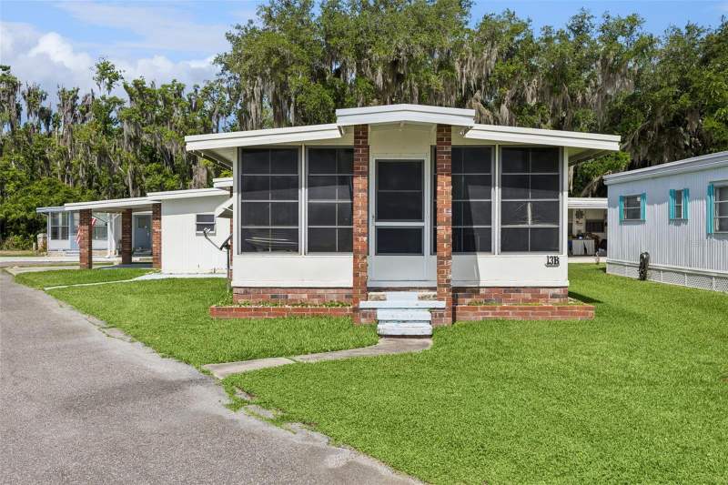 13 COCOS PLUMOSA DRIVE #B home for sale in Eustis Country Club Manor Mobile Home Park