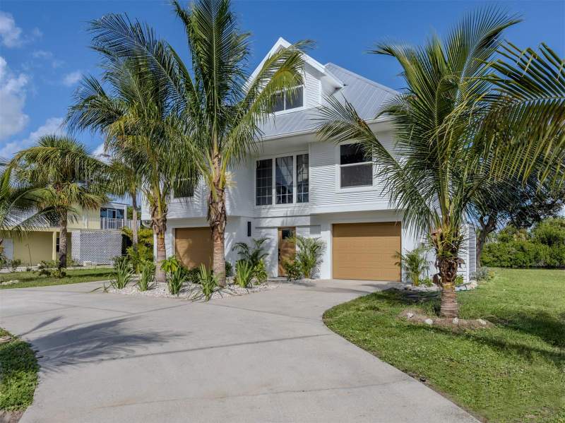 3 bedroom Single Family Residence at 13075 Via Cassia, Portofino, Placida — photo 2