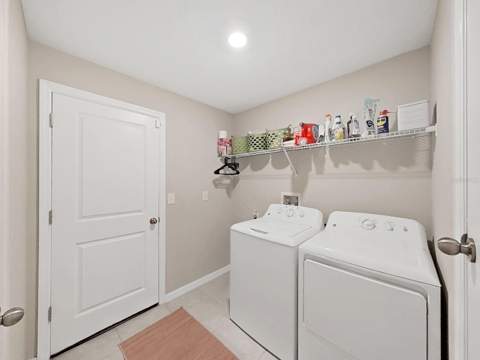 5413 Blue Azure Drive, Wimauma FL - photo 17 of 46