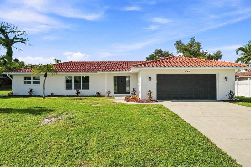 212 GIOTTO DRIVE home for sale in Sorrento East