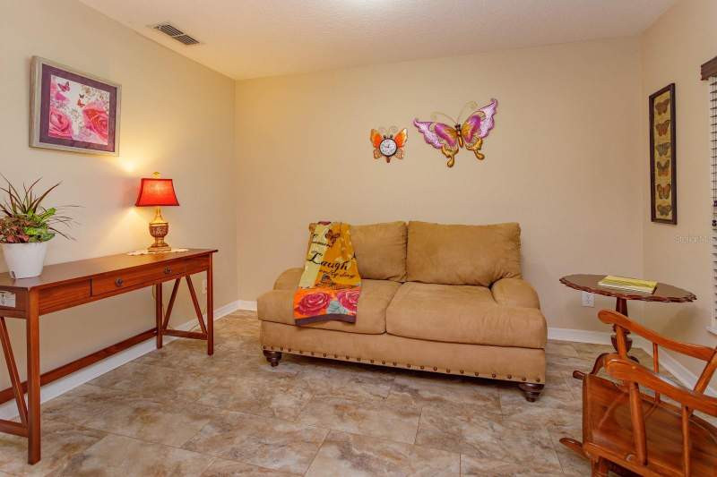 3 bedroom Single Family Residence at 24353 Calusa Boulevard, Village At Black Bear Unit 02 Lt 94 Pb 51, Eustis — photo 4