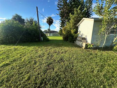 2488 Beacon Drive, Port Charlotte FL - photo 10 of 32