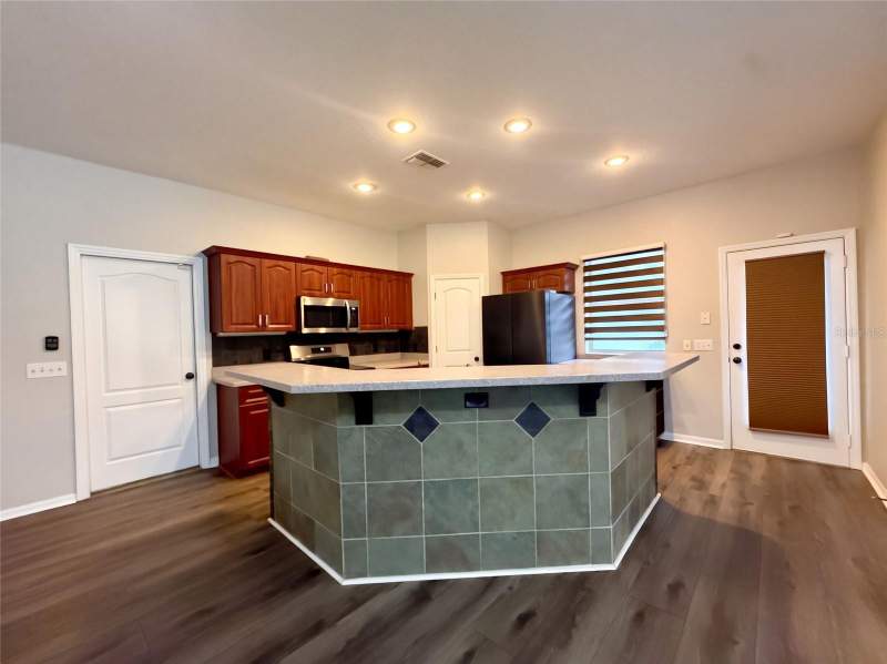 3 bedroom Single Family Residence at 219 Willow Bend Parkway, North Tampa Land Cos Sub, Lutz — photo 2