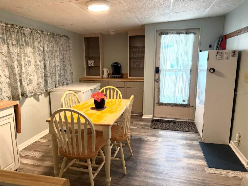 2 bedroom Mobile Home at 7175 Fairlane Avenue, High Point Mh Sub, Brooksville — photo 5